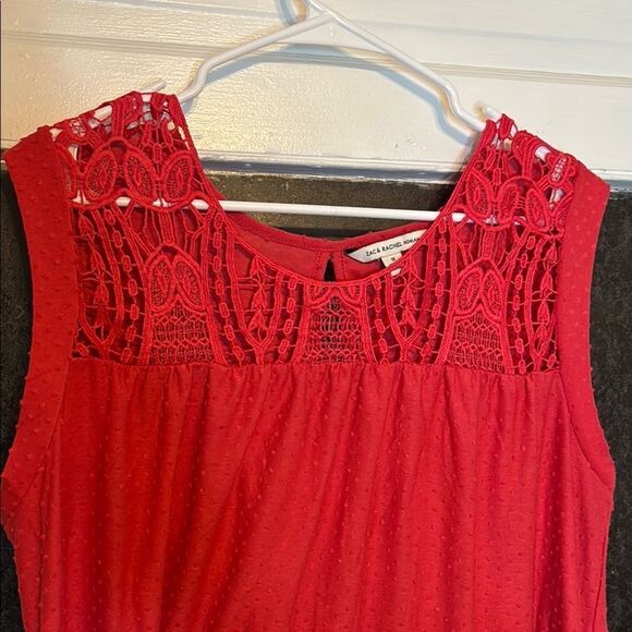 Zac & Rachel Woman Red Sleeveless Textured Blouse with Crochet Neckline Size 1X - Picture 2 of 4